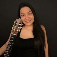 Carlina Flores, Ukulele und Gitarre