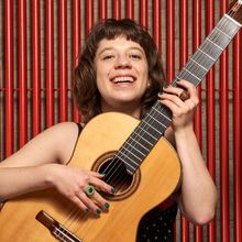 Ana María Córdoba, Musik mit Kleinkindern ab 6 und ab 18 Monaten, Kurse für Kinder ab 3, 4 oder 5 Jahren, Gitarre, Ukulele